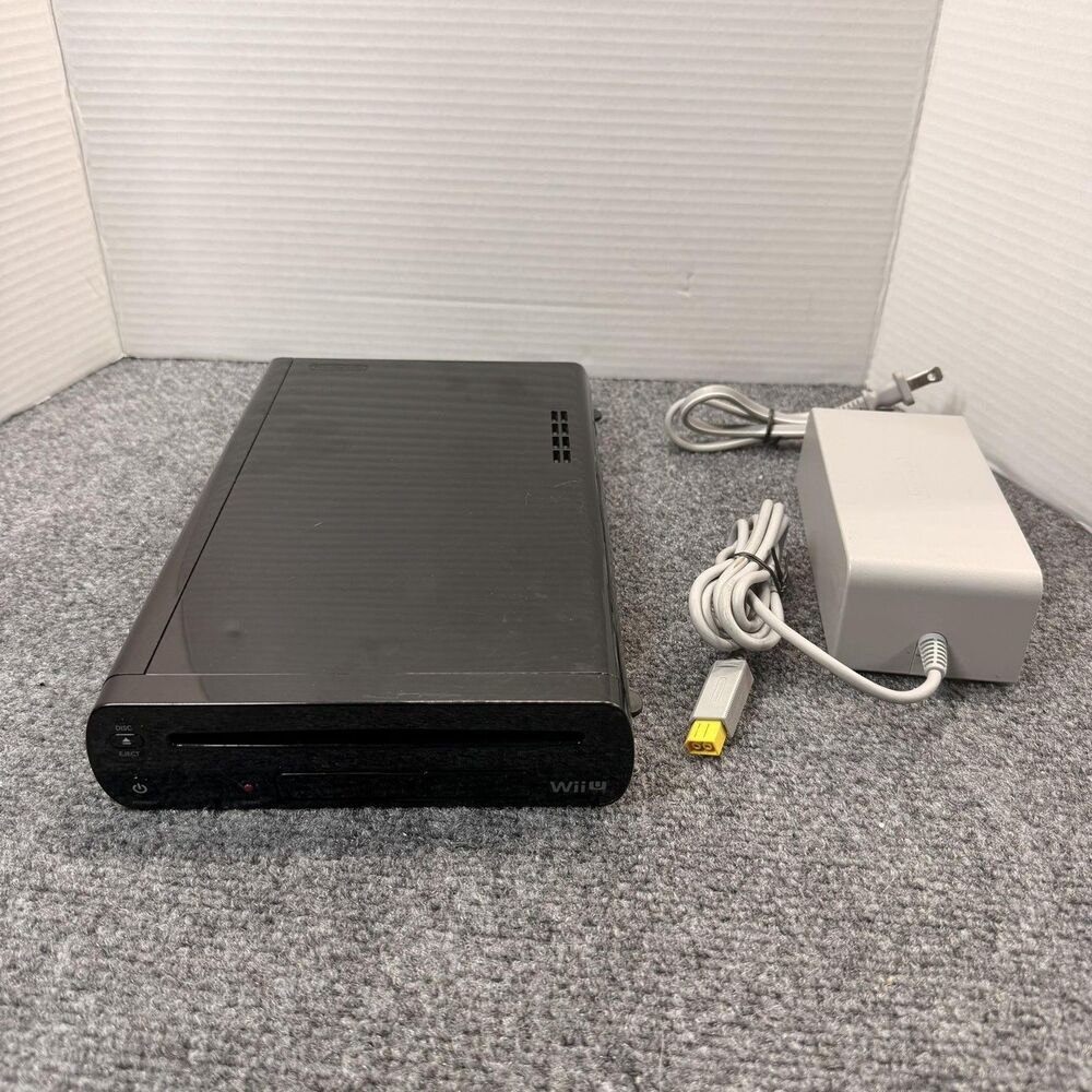 Nintendo Wii U Console WUP-101(02) 32GB Black AC Adapter Tested Working